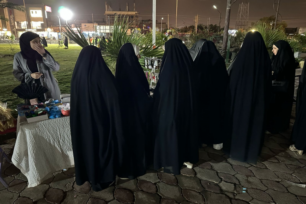 قسم شؤون المرأة في النجف الأشرف ينظّم بازاراً لتعزيز دور المرأة في الوقاية من الفكر المتطرف 