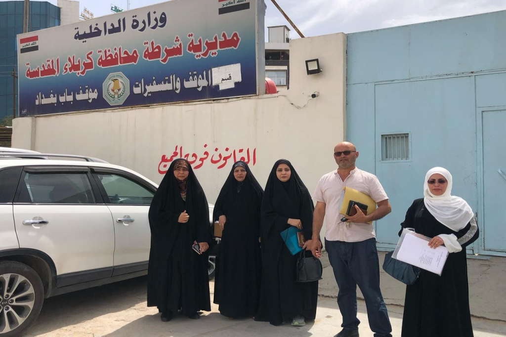 اللجنة الفرعية لمكافحة التطرف العنيف في كربلاء المقدسة تُجري زيارة لقسم الموقف والتسفيرات