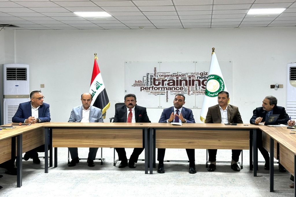 اللجنة الفرعية لمكافحة التطرف العنيف في البصرة تعقد اجتماعاً مع مدراء المنتديات الشبابية لبحث سبل تشكيل فريق القوة الناعمة