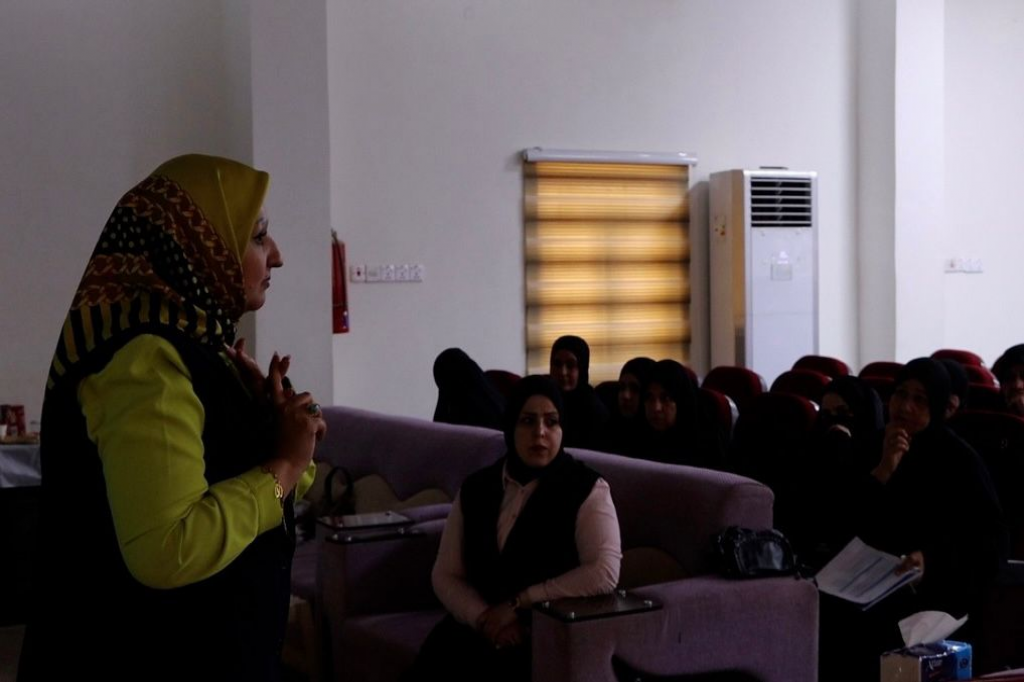 اللجنة الفرعية لمكافحة التطرف العنيف في البصرة تقيم ورشة توعوية للمزارعات بعنوان "دور المرأة في التكيف مع التغيرات المناخية"