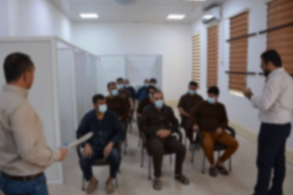 اللجنة الفرعية لمكافحة التطرف العنيف في دائرة الإصلاح العراقية تنظّم محاضرة توعوية قانونية للنزلاء في سجن سوسى المركزي