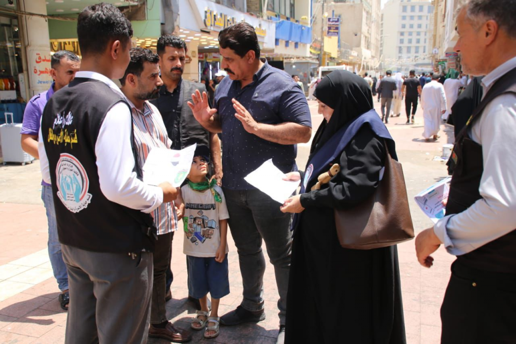 بالتعاون مع اللجنة الفرعية في النجف الأشرف.. قسم حماية الأُسرة والطفل في قيادة شرطة المحافظة يستمر بالحملات التوعوية للزائرين حول مخاطر التطرف العنيف وآليات مكافحته 