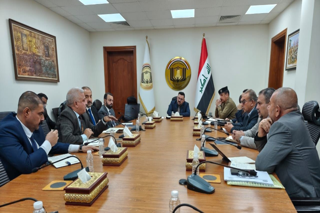 اللجنة الوطنية تعقد اجتماعًا مع الفريق المختص لمكافحة التطرف العنيف في السجون العراقية