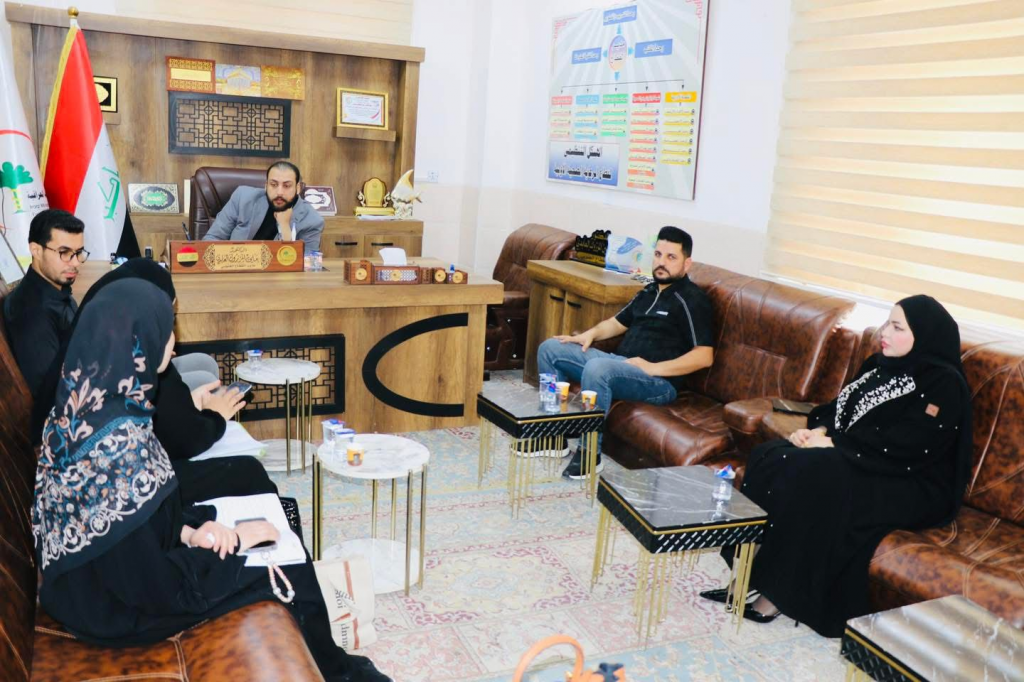 عضو اللجنة الفرعية في النجف الأشرف تبحث سبل تعزيز التعاون المشترك حول التوعية بمخاطر التطرف العنيف مع مدير قطاع النجف الجنوبي في دائرة الصحة