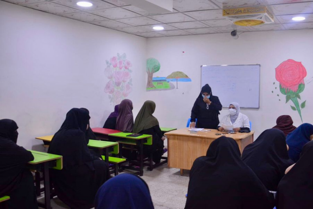 بهدف تحصين النزيلات من الأفكار المتطرفة.. اللجنة الفرعية في دائرة الإصلاح العراقية تقيم محاضرات توعوية في موقف الرصافة السادسة / نساء