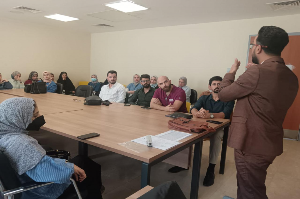 اللجنة الفرعية في ذي قار تنظّم محاضرة توعوية للملاكات الطبية في مستشفى الناصرية العام حول الآثار السلبية للتطرف العنيف على المجتمع