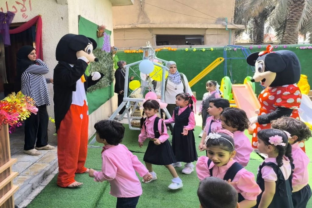 اللجنة الفرعية في البصرة تنظّم حلقة تعليمية للأطفال في قضاء الزبير تحت شعار "بالألوان نهزم العنف وبالإبداع نزرع الأمل"