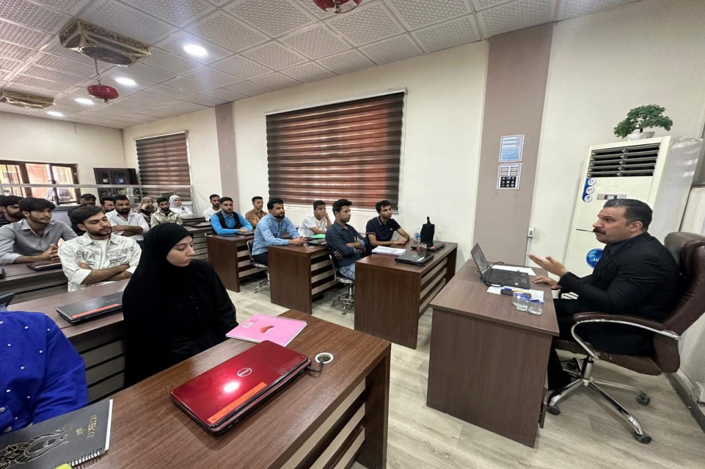 جهاز الأمن الوطني ينظّم محاضرة توعوية لطلبة الجامعة المستنصرية حول مخاطر الفكر المتطرف على الأمن والسلم المجتمعي