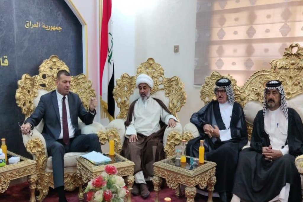 اللجنة الفرعية في قضاء القرنة بمحافظة البصرة تنظّم ندوة توعوية لمختاري مناطق القضاء وشيوخ العشائر حول دور الفواعل المجتمعية في بناء السلام