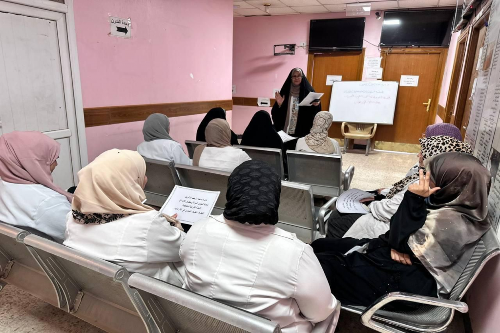 اللجنة الفرعية في النجف الأشرف تقيم محاضرة توعوية للملاكات الصحية حول دور المرأة في مكافحة التطرف العنيف