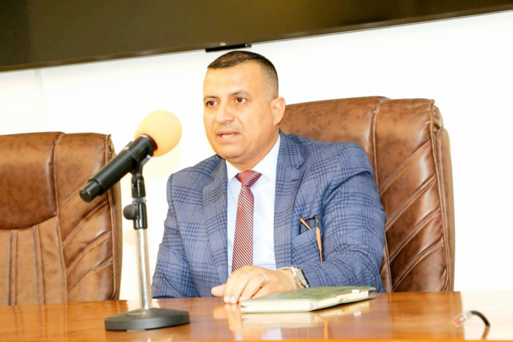 قسم شؤون عشائر ذي قار يقيم محاضرة توعوية لطلبة كلية العلوم بجامعة ذي قار حول مخاطر التطرف الفكري والمخدرات على السلم المجتمعي