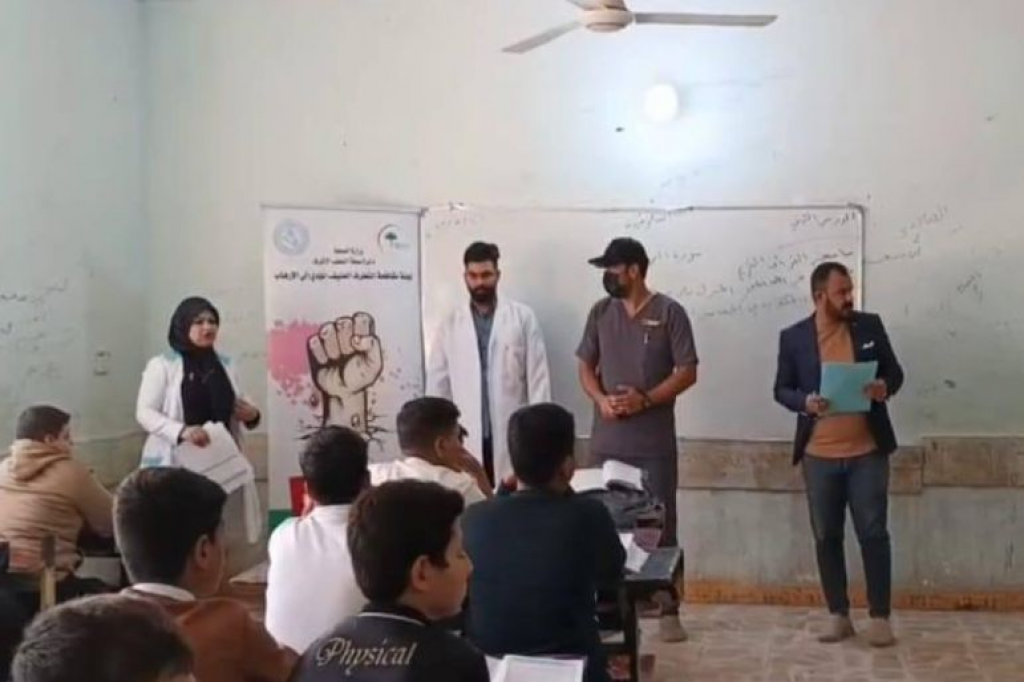 اللجنة الفرعية في النجف الأشرف تقيم ورشة توعوية لطلبة المدارس حول مخاطر الفكر المتطرف والابتزاز الإلكتروني 