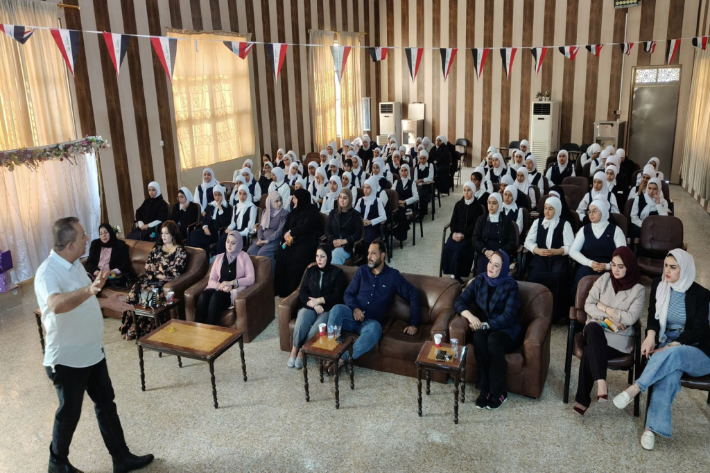بالتعاون مع اللجنة الفرعية في البصرة.. مركز الإبداع العراقي يقيم محاضرات توعوية لطالبات المدارس حول الوقاية من التطرف العنيف والتي استهدفت (٨٠٠) طالبة 