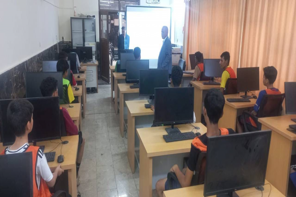 اللجنة الفرعية في النجف الأشرف تقيم محاضرة توعوية لليافعين والشباب حول مكافحة التطرف العنيف