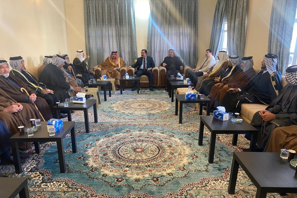 قسم شؤون عشائر صلاح الدين يقيم جلسة حوارية في قضاء بلد حول دور شيوخ العشائر في مكافحة التطرف العنيف وتعزيز التماسك المجتمعي