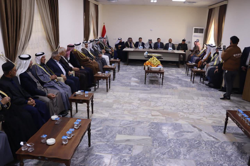 اللجنة الفرعية في صلاح الدين تعقد اجتماعًا مع مجلس شيوخ عشائر قضاء بلد لمناقشة أولويات دعم القضاء لتعزيز الاستقرار المجتمعي 