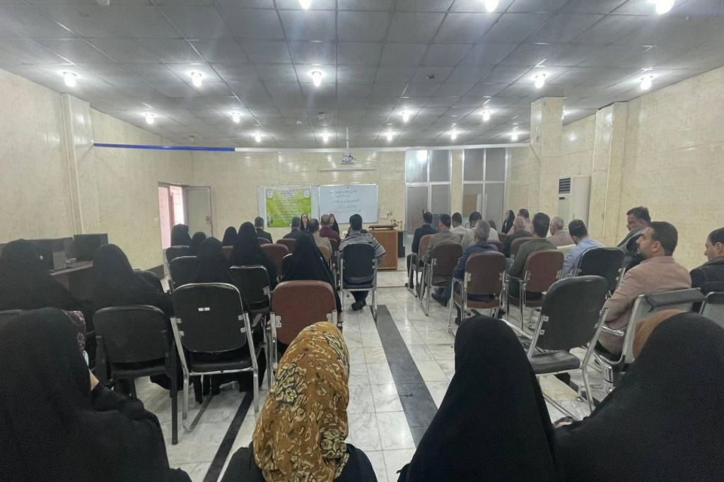 اللجنة الفرعية في النجف الأشرف تقيم ندوة توعوية لموظفي مديرية اتصالات ومعلوماتية النجف حول سبل حماية المجتمع من التطرف العنيف والتصحر 