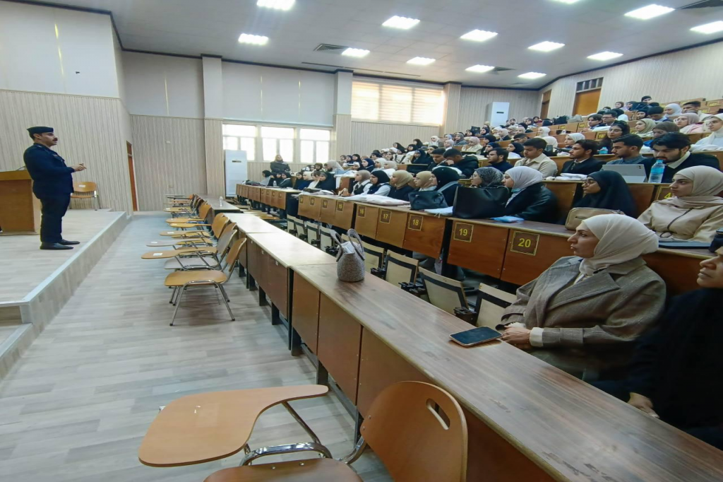 الشرطة المجتمعية في البصرة تنفّذ محاضرة تثقيفية في كلية الصيدلة بالتعاون مع اللجنة الفرعية لمكافحة التطرف العنيف حول مخاطر التطرف العنيف
