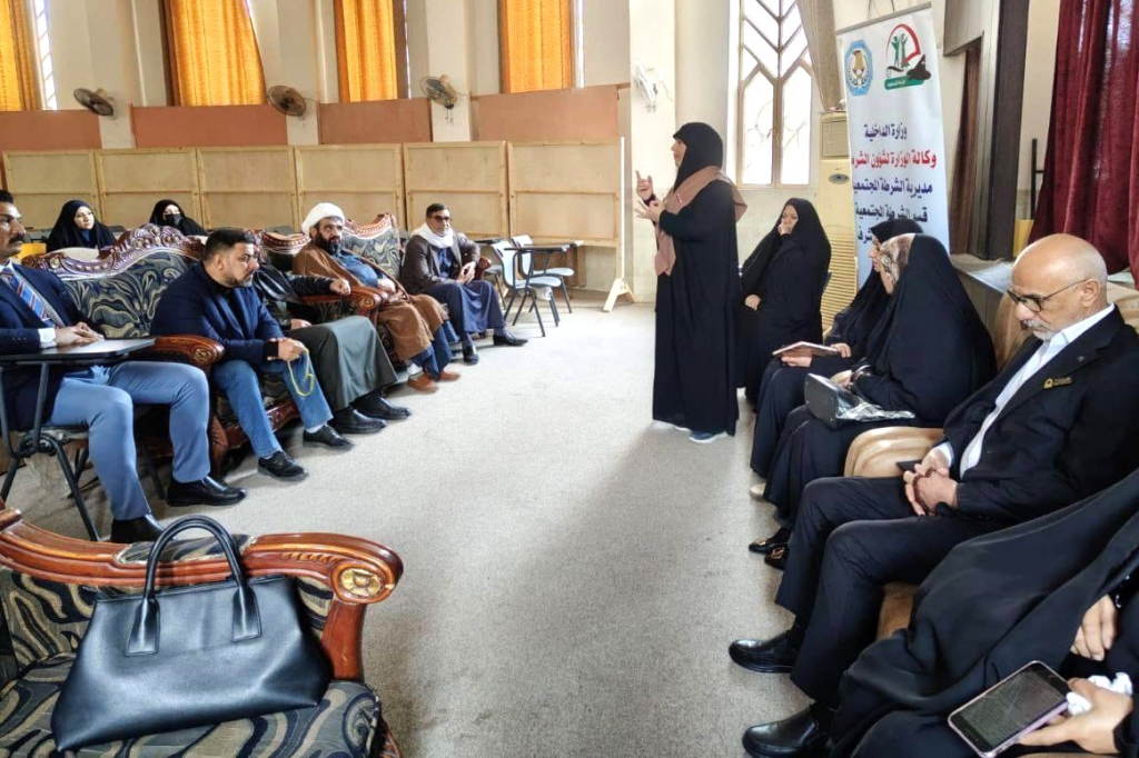 الشرطة المجتمعية في النجف الأشرف تشارك في اجتماع مجلس أولياء الأمور بمعهد الفنون الجميلة للبنات لتعزيز الأمن المجتمعي