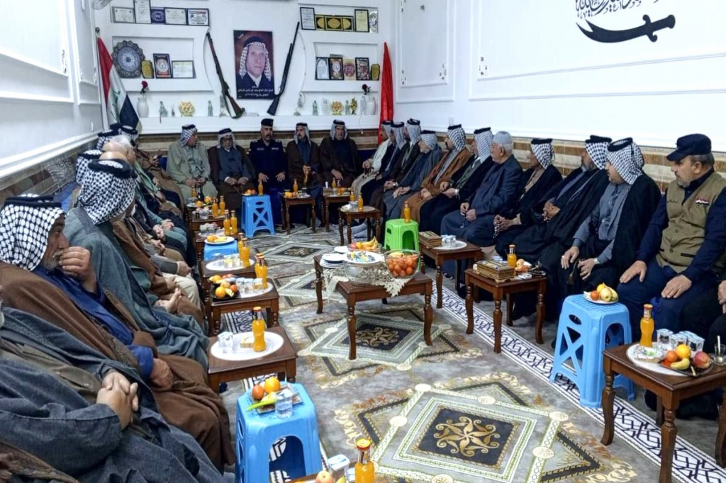 الشرطة المجتمعية في النجف الأشرف تعقد جلسة عشائرية حول حصر السلاح بيد الدولة