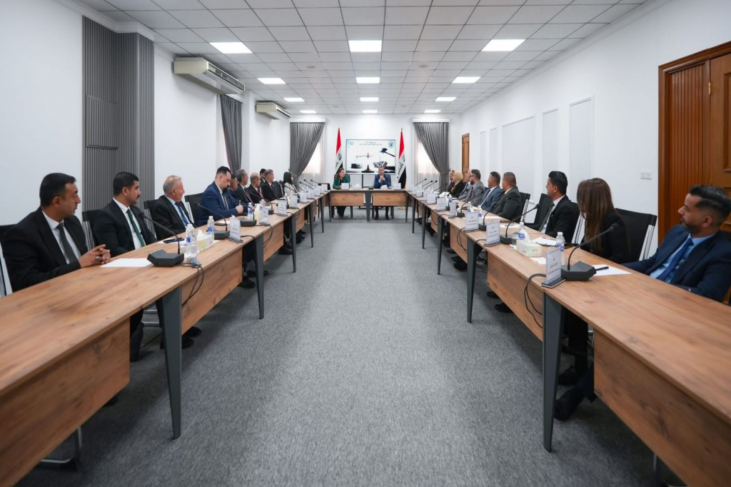 معهد التطوير القضائي ينظم محاضرة توعوية حول مكافحة التطرف العنيف