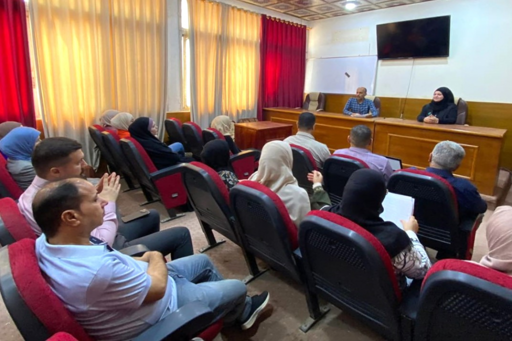 اللجنة الفرعية في محافظة البصرة تنظّم ندوة توعوية حول الفراغ النفسي وأزمة الهوية ودورهما في الانجذاب إلى التطرف