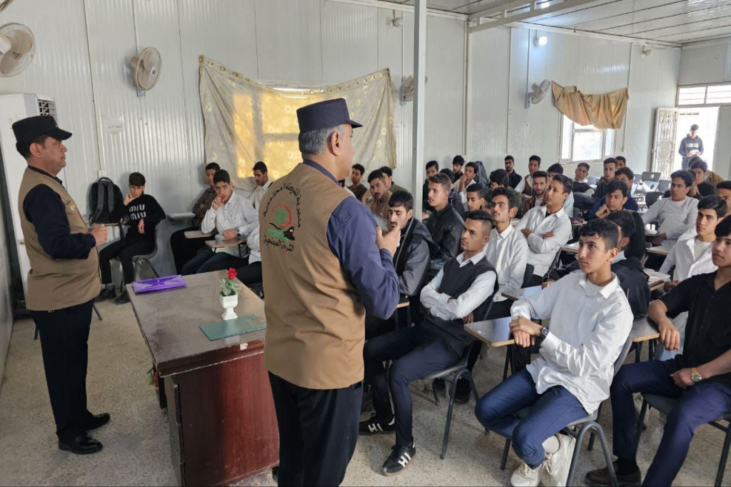 الشرطة المجتمعية في قاطع الكوفة تنظّم ورشة توعوية لطلبة المدارس حول مخاطر التطرف والظواهر السلبية