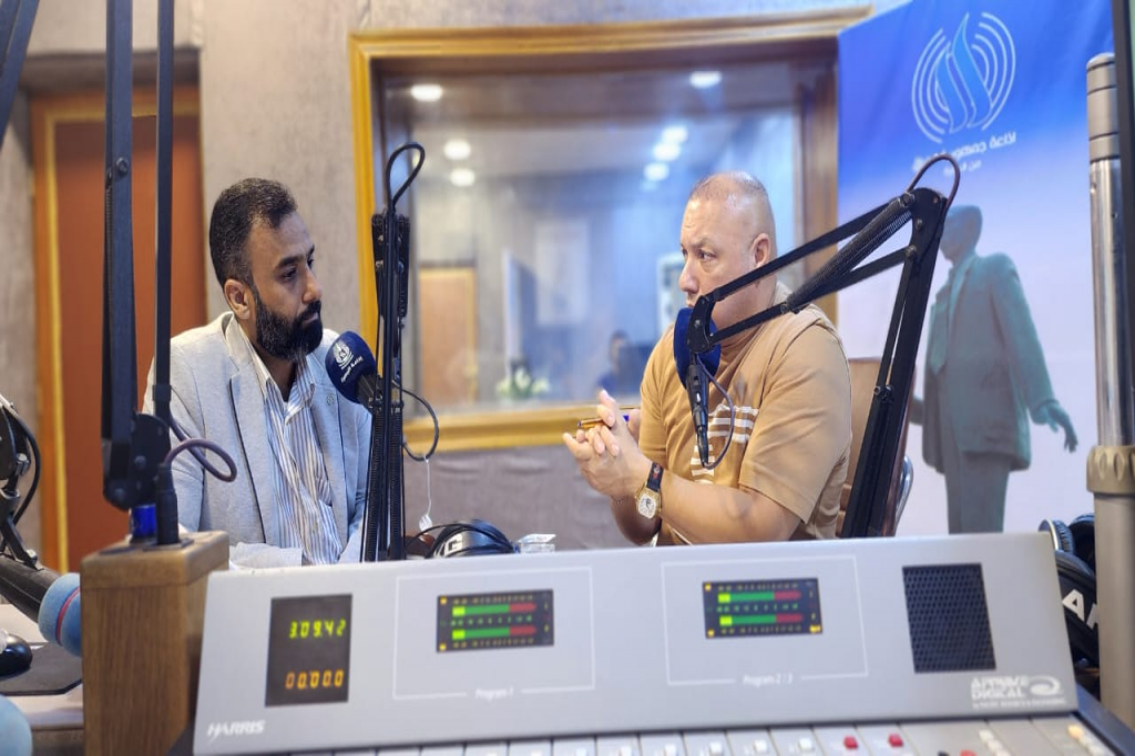 طرح دور الشباب والخطاب الديني المعتدل في تعزيز السلام خلال برنامج إذاعي في البصرة