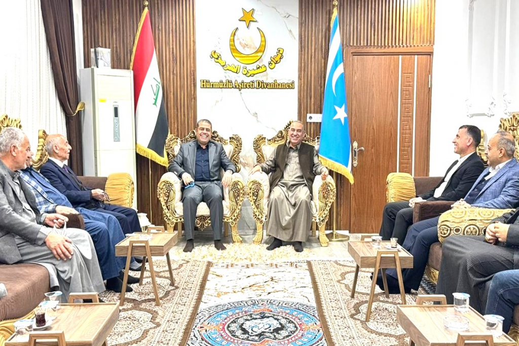 رئيس اللجنة الفرعية لمكافحة التطرف العنيف في محافظة كركوك النائب الأول للمحافظ يزور ديوان عشيرة الهرامزة ويؤكد أهمية تعزيز السلم المجتمعي
