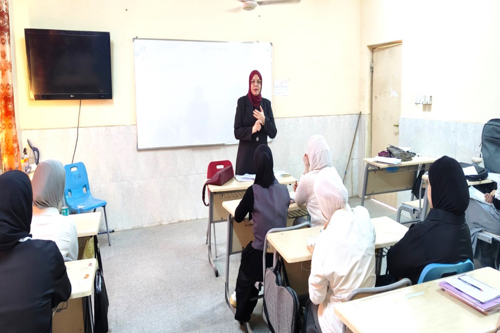 اللجنة الفرعية في محافظة البصرة تنظّم ورشة توعوية لتعزيز روح المواطنة لدى الطالبات
