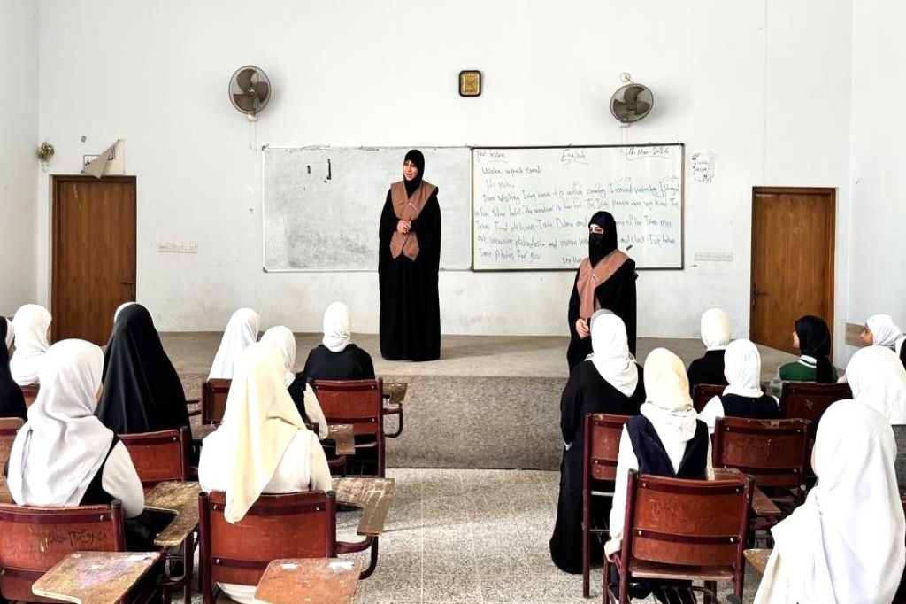 اللجنة الفرعية في النجف الأشرف تعزز القيم التربوية لدى الطالبات في المؤسسات التعليمية