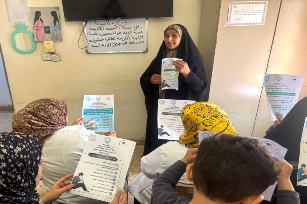 اللجنة الفرعية في محافظة النجف الأشرف تنفّذ محاضرة توعوية للكوادر الصحية حول مخاطر التطرف العنيف