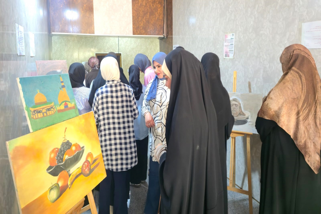 اللجنة الفرعية في محافظة ذي قار تنظّم افتتاح معرض فني بعنوان "لوحات تحكي قصصاً"