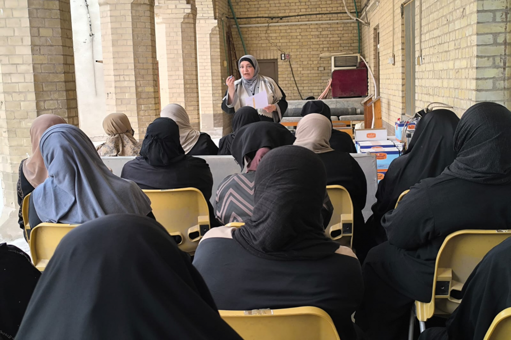 اللجنة الفرعية في محافظة البصرة تنفذ جلسة توعوية حول دور المرأة في تعزيز الاستقرار المجتمعي