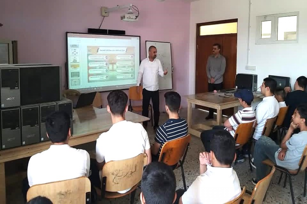 اللجنة الفرعية في محافظة النجف تنظم ورشة توعوية حول أثر البيئة المدرسية في مواجهة التطرف العنيف